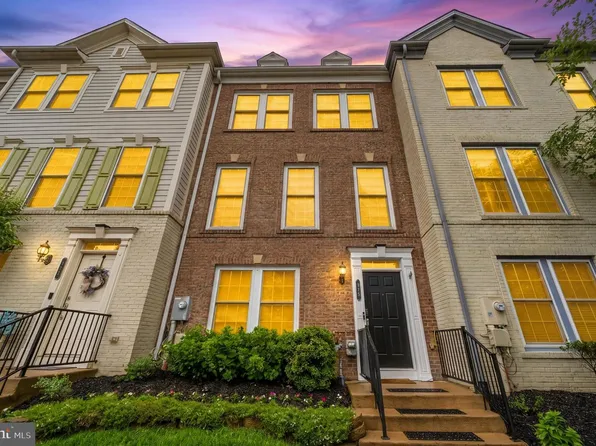 175 Great Laurel Sq SE, Leesburg, VA 20175