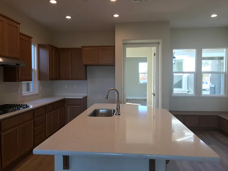 1520 Castlerock Dr — Photo 4