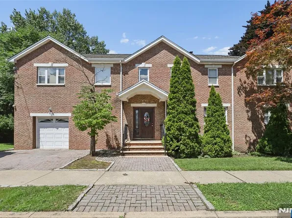 340 Madison Ave, New Milford, NJ 07646