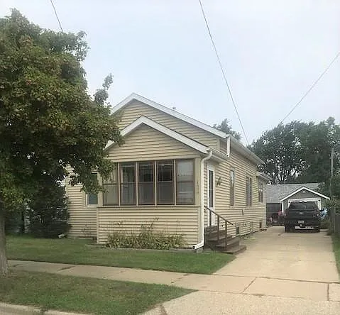 1608 78th St photo 1
