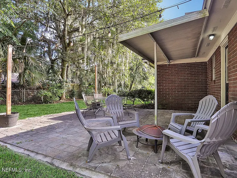 8211 Gwendolyn Rd — Photo 40