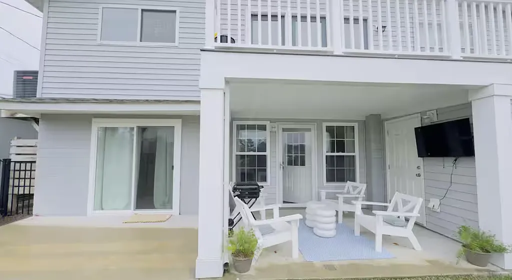 3 bed, 1300 sqft, $3,200 — Photo 4