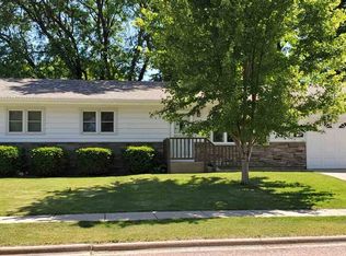507 Burgess Rd, Yankton, SD 57078