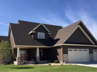 378 Desiree Dr, Grand Forks, ND 58201