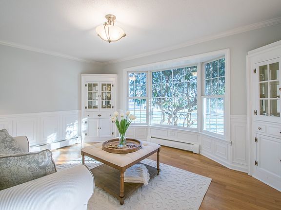 Sitting room or dining room