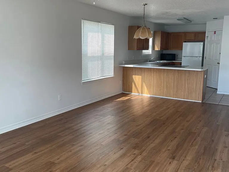 563 Florosa Ct — Photo 12
