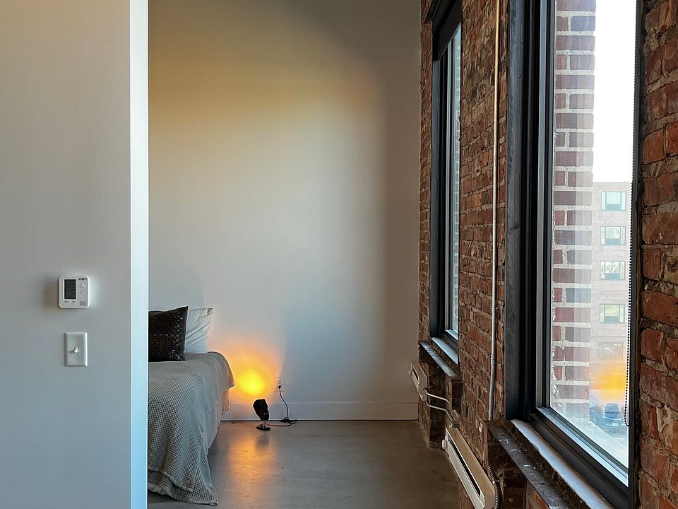 Entrance to bedroom from living area