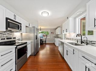 8415 W Crestwood Dr, Boise, ID 83704