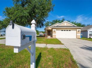 519 Summer Sails Dr, Valrico, FL 33594