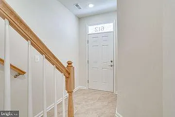 Building Photo - 612 Totten Pl NE