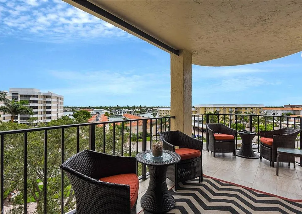 3115 Gulf Shore Blvd N #412S