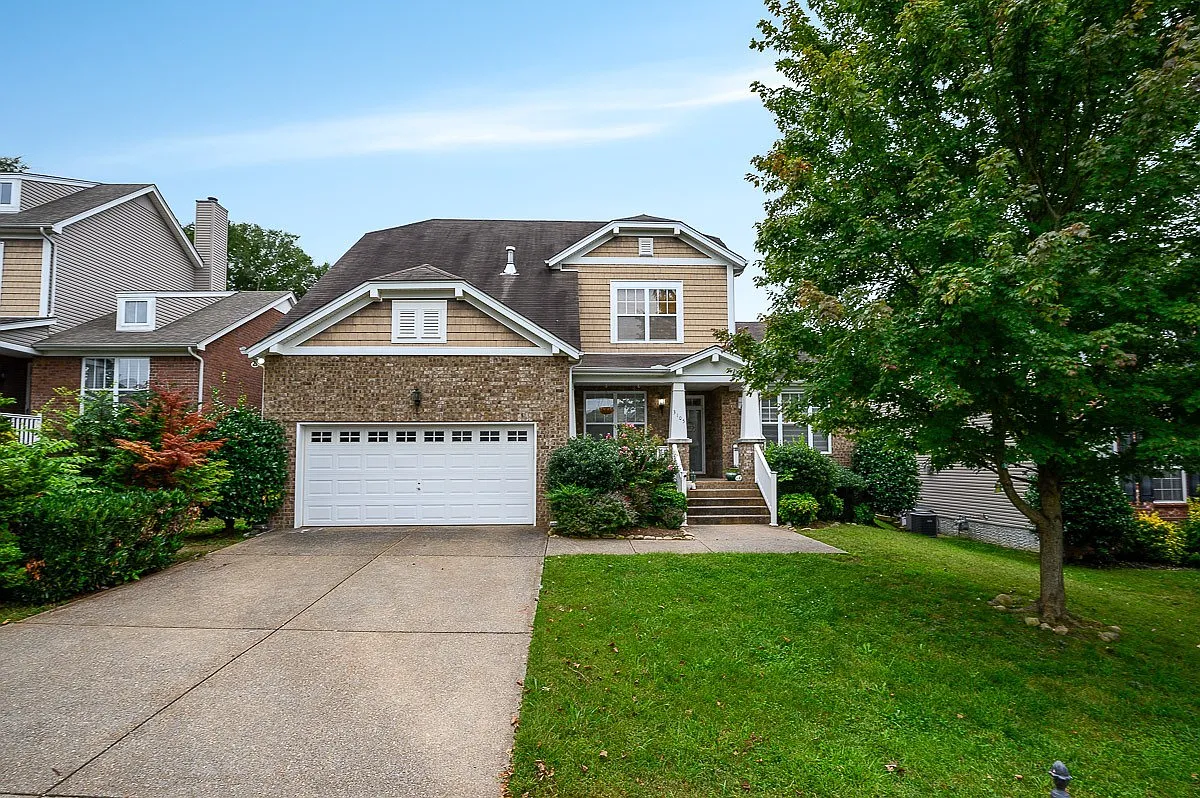3105 Ballenger Dr — Photo 2