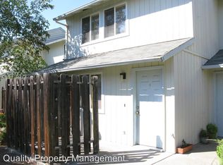 1822 NE Fairview Ave APT C, Grants Pass, OR 97526