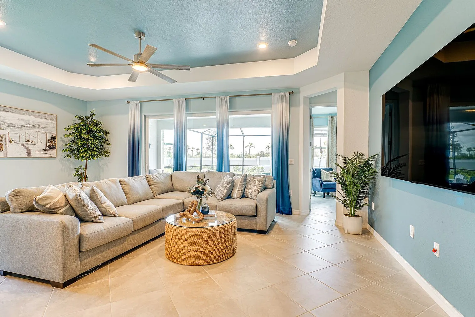 4 bed, 2.0 bath, 2238 sqft, $6,461 — Photo 2
