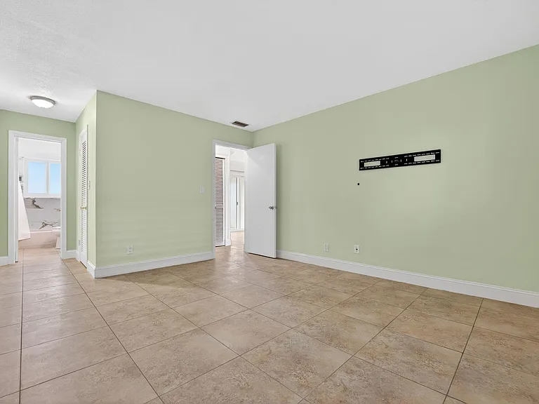 941 Crystal Lake Dr #302 — Photo 11