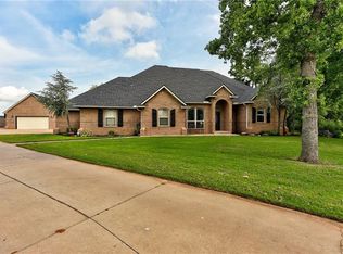 701 Chippingham Ln, Blanchard, OK 73010