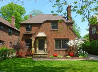 2647 Ashurst Rd, University Heights, OH 44118