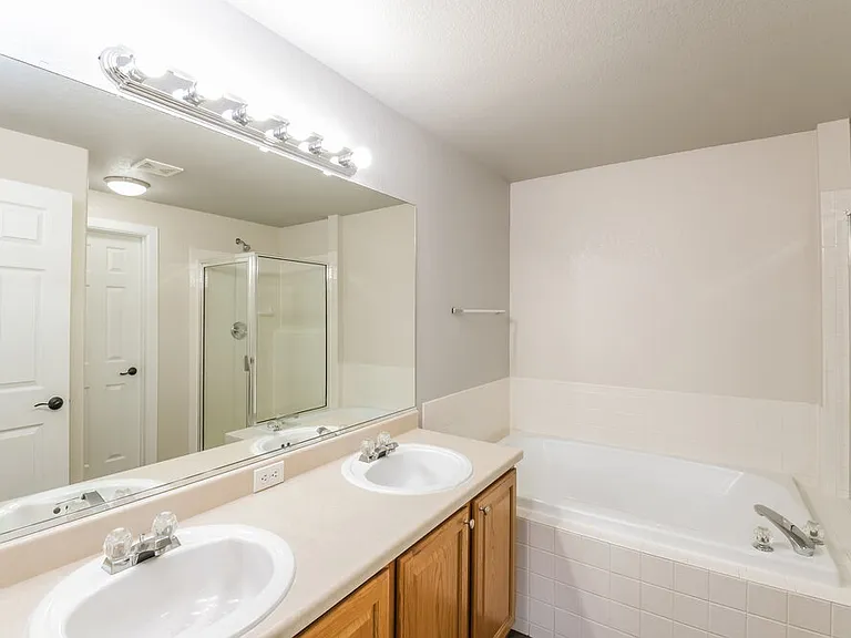 13922 Hudson Way — Photo 16