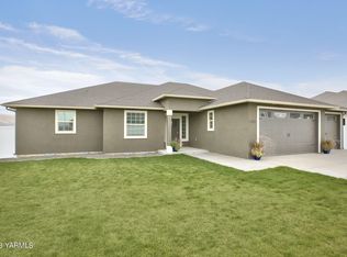 7302 Vista Ridge Ave, Yakima, WA 98903