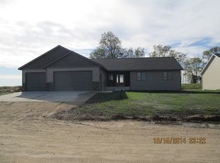 2312 Dacotah Dr, New Ulm, MN 56073