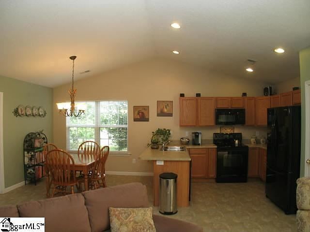 1st image of 110 Glastonbury Dr