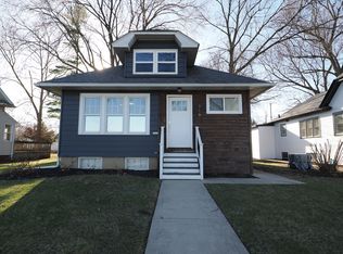 318 Richards St, Geneva, IL 60134