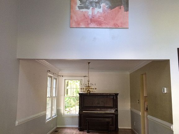 Formal dining space 