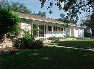 136 W Lane Dr, Kerrville, TX 78028