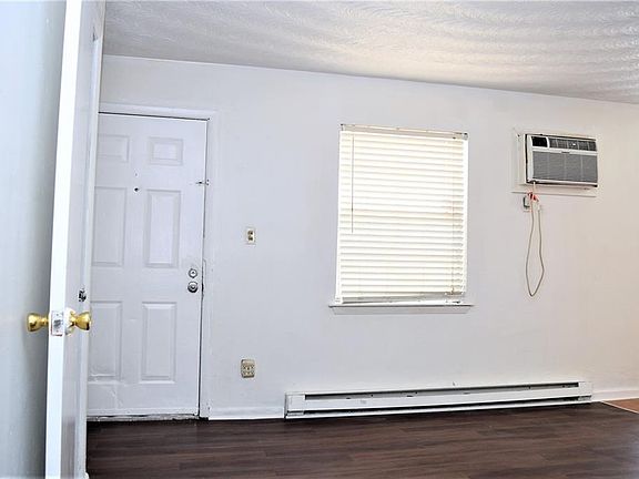5th image of 6240 Chesapeake Blvd Unit 1