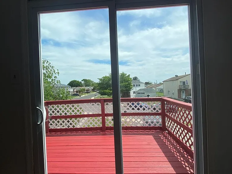303 Corinthian Avenue — Photo 7