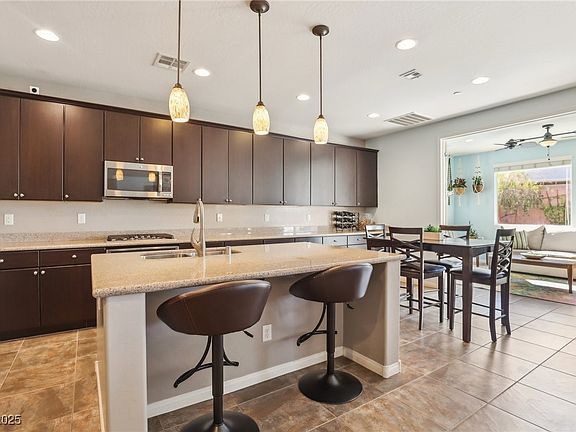 3rd image of 1033 Via Dell Bacio Dr