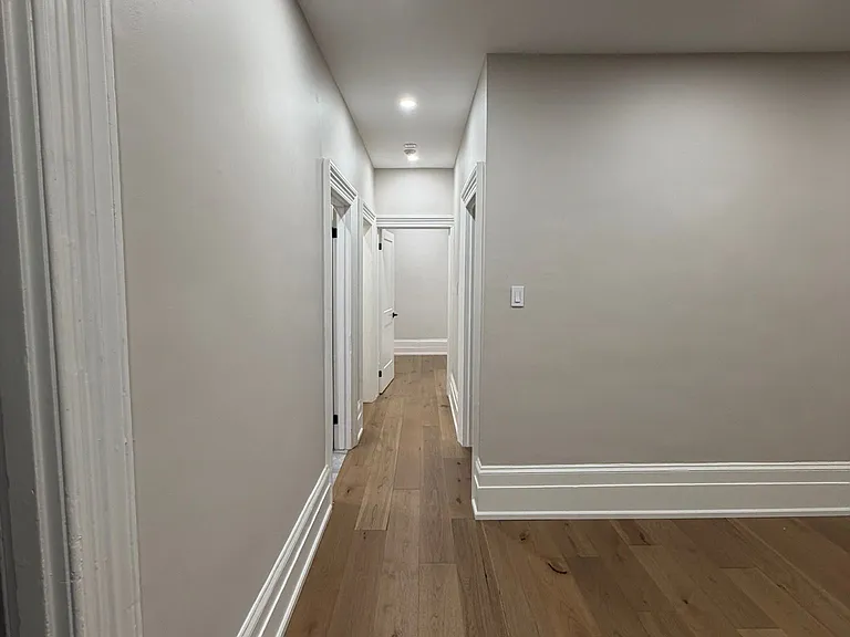 234 Lakeshore Rd E #1 — Photo 7