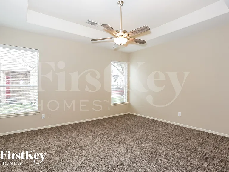 18210 Olive Tree Ct — Photo 9