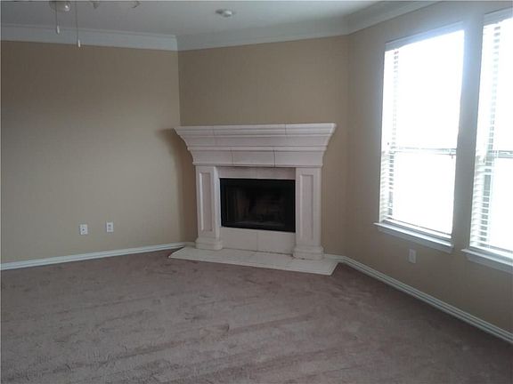 5th image of 4241 Leeds Dr