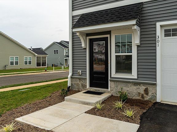 4th image of 301 Ridgeline Dr