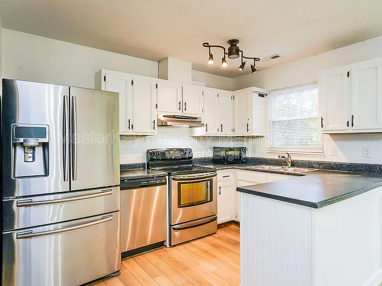 8912 Taymouth Ct — Photo 3