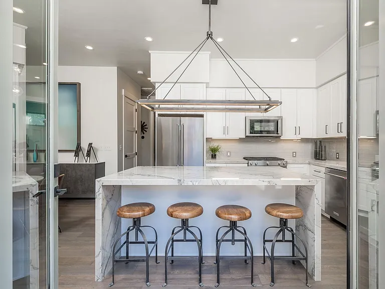 Luxury Spaces — Photo 172