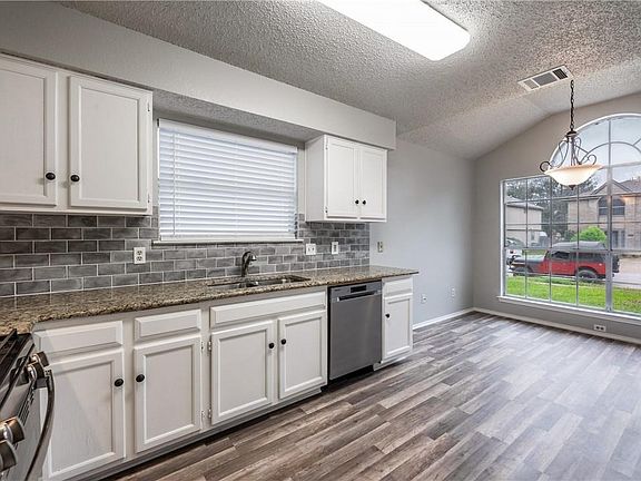 3rd image of 1400 Green Terrace Dr