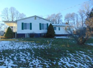 56 Semper Fi Dr, Fayetteville, WV 25840