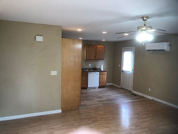 3rd image of 404 Taylor Ave