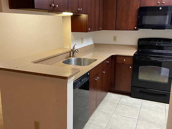 3rd image of 603 Admiral Dr Unit 205