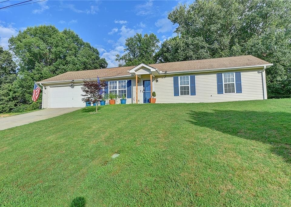 1st image of 4726 Coker Dr