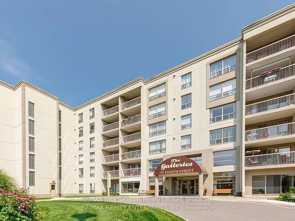 172 8th St #505, Collingwood, ON L9Y 4T2