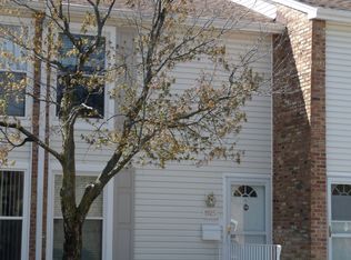 1925 Kenilworth Cir, Hoffman Estates, IL 60169