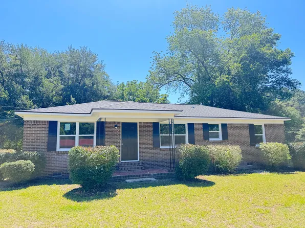 505 Lakeshore Dr, Walterboro, SC 29488