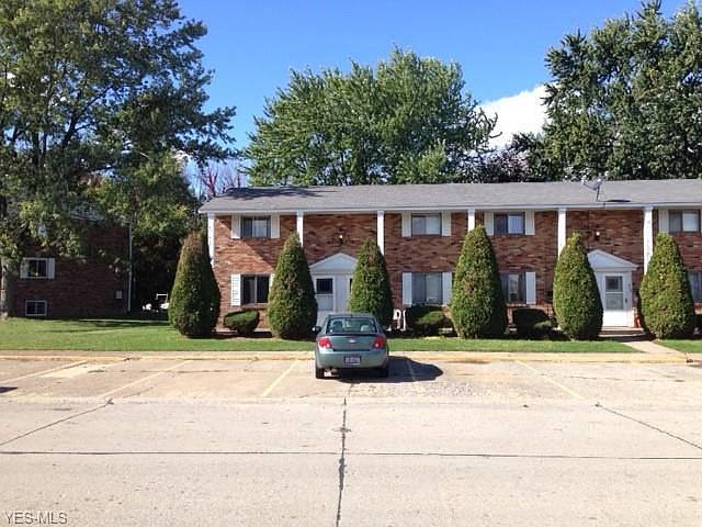 1st image of 653 S Shore Ct