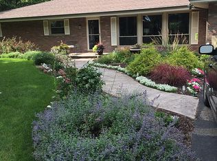 8372 Spring Creek Rd, Rockford, IL 61114