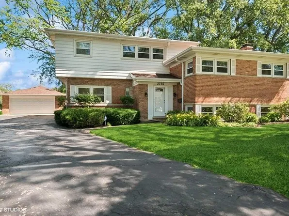 2736 Lincoln Ln, Wilmette, IL 60091
