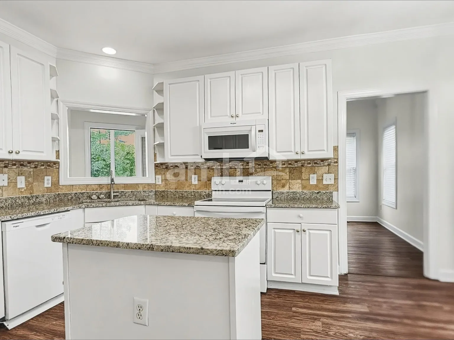 3 bed, 2.5 bath, 1622 sqft, $1,965 — Photo 3