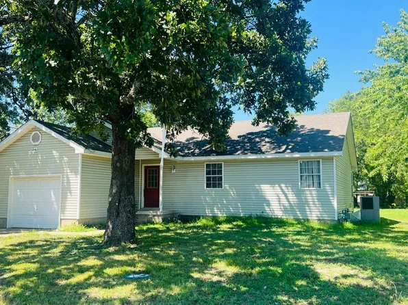 1017 E 11th St, Galena, KS 66739